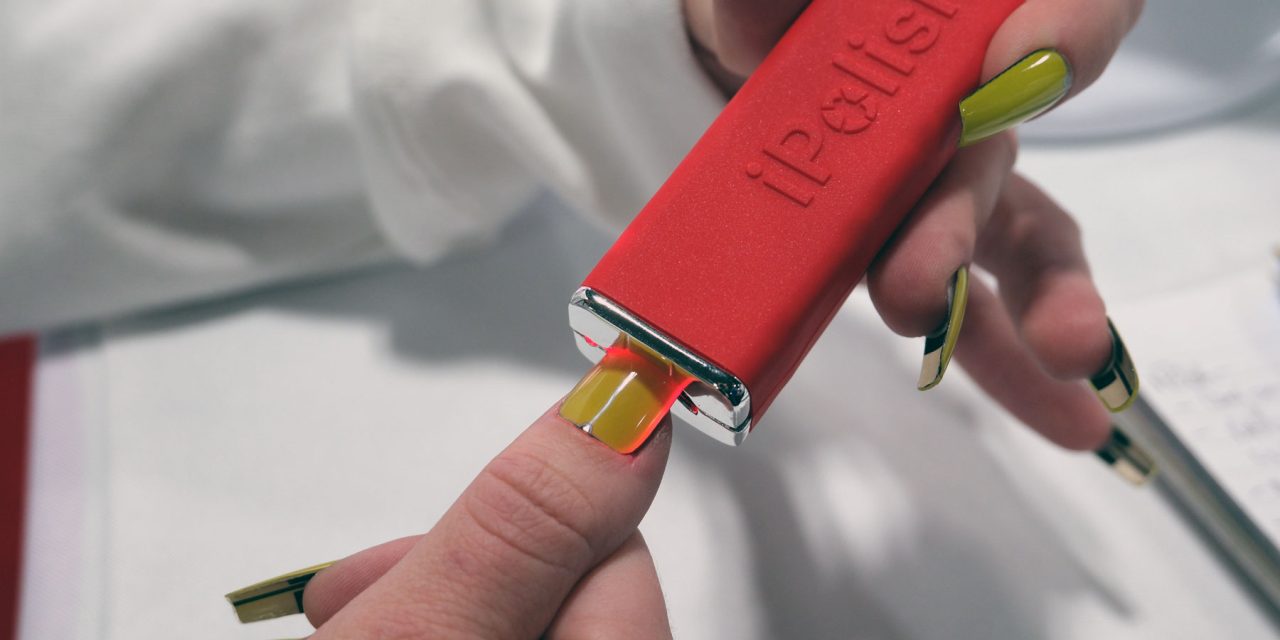 iPolish Digital Nails: Kuku Tempel Yang Bisa Berubah Warna