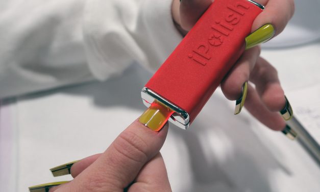 iPolish Digital Nails: Kuku Tempel Yang Bisa Berubah Warna