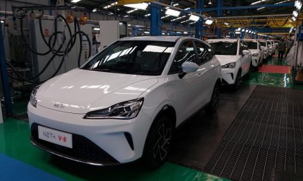 Neta V-II Resmi Produksi: Mobil Listrik Rakitan Pondok Ungu