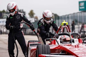 Formula E Perkenalkan Teknologi Pengisian Daya Super Cepat