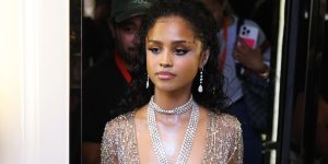 Gaun Emas Valentino Milik Tyla Sukses Curi Perhatian Di Met Gala