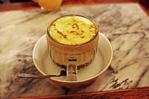 Pesona Kopi Telur (Egg Coffee) Yang Memikat Turis Global