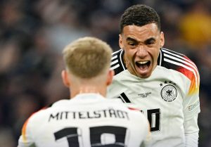 Jamal Musiala Sihir Penonton Lewat Brace Kemenangan & Dribel
