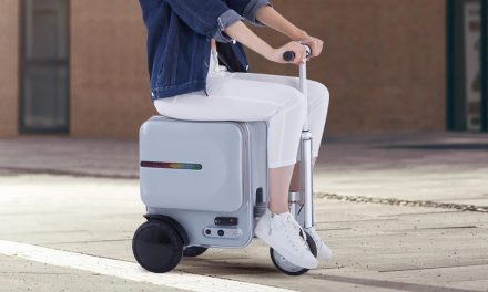Airwheel Luncurkan Koper Pintar Berfitur Auto-Follow Terbaru