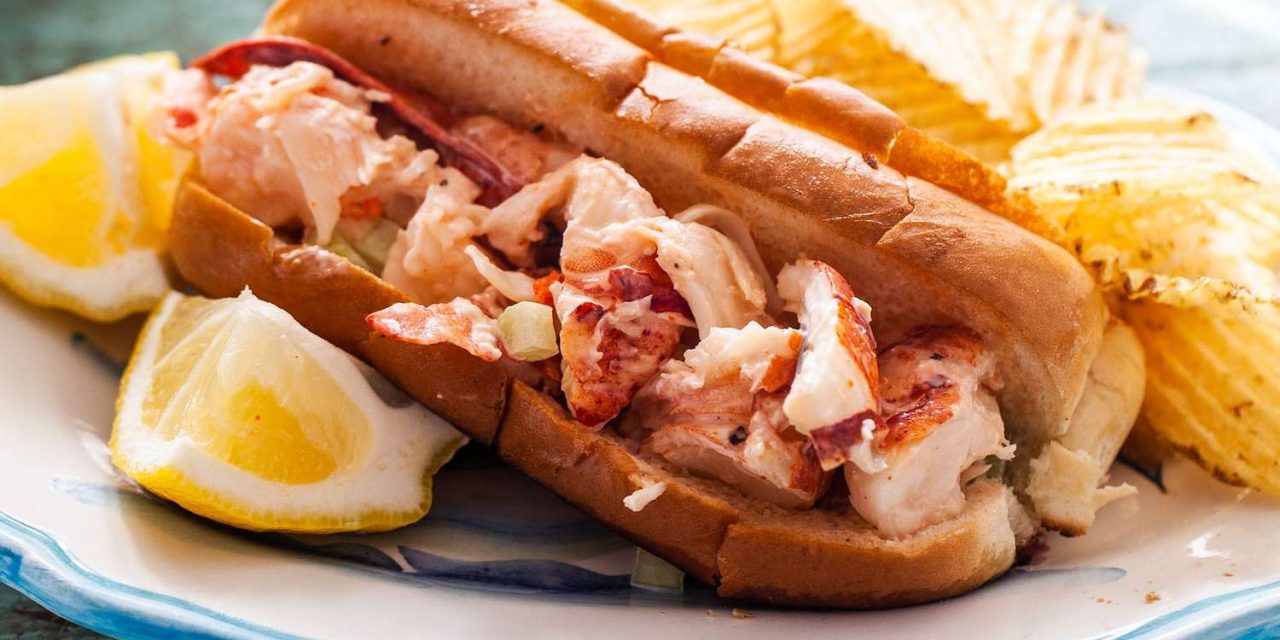 Lobster Roll New England: Kemewahan Roti Daging Lobster