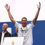 Kylian Mbappé Resmi Di Perkenalkan Real Madrid Di Bernabéu