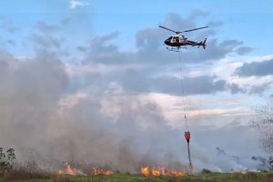 Helikopter Water Bombing Pakai Air Kolam Warga Di Kalsel