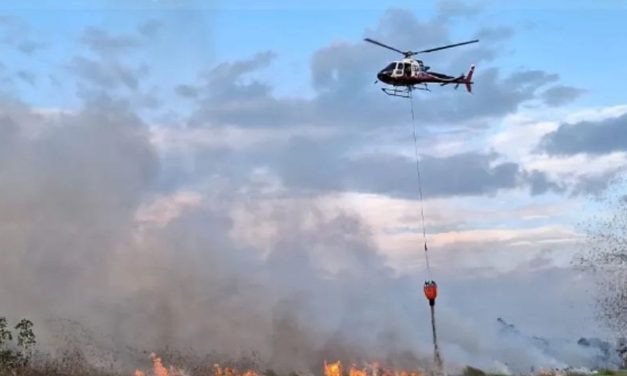 Helikopter Water Bombing Pakai Air Kolam Warga Di Kalsel