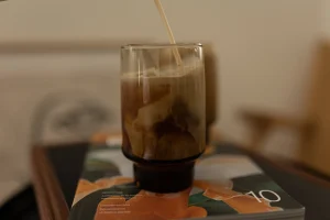 Es Kopi Susu Oatmilk Barista Jadi Favorit Baru Pekerja Kantoran