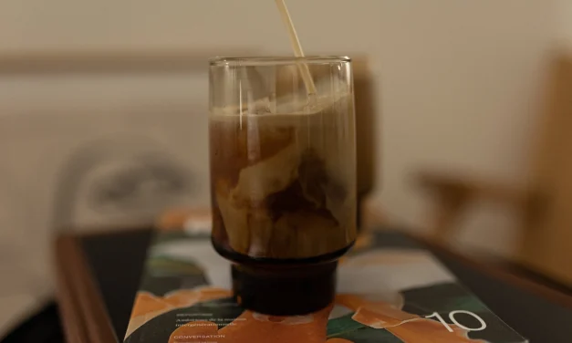 Es Kopi Susu Oatmilk Barista Jadi Favorit Baru Pekerja Kantoran