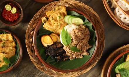 Nasi Megono Khas Pekalongan: Nangka Muda Bumbu Kelapa