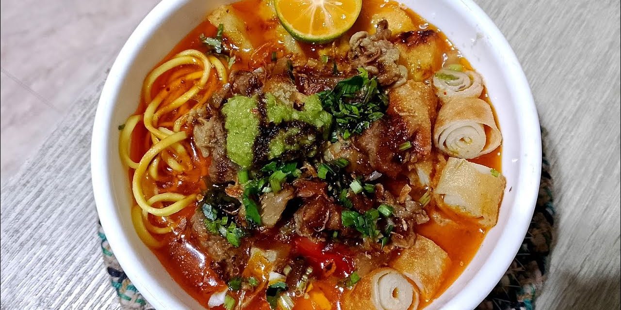 Soto Mie Bogor: Mi Kuning, Risol Renyah Dan Kuah Rempah