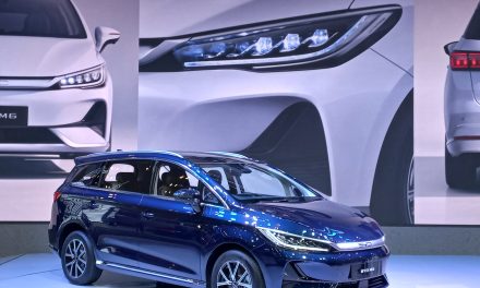 Promo BYD M6: MPV Listrik Dapat Cashback Hingga Rp30 Juta!
