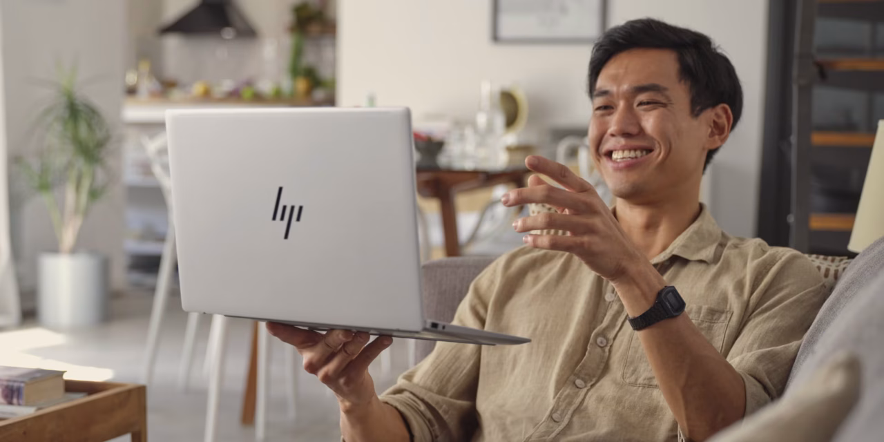 HP Pavilion Plus 14 Bodi Aluminium Daur Ulang & Kamera IR 5 MP