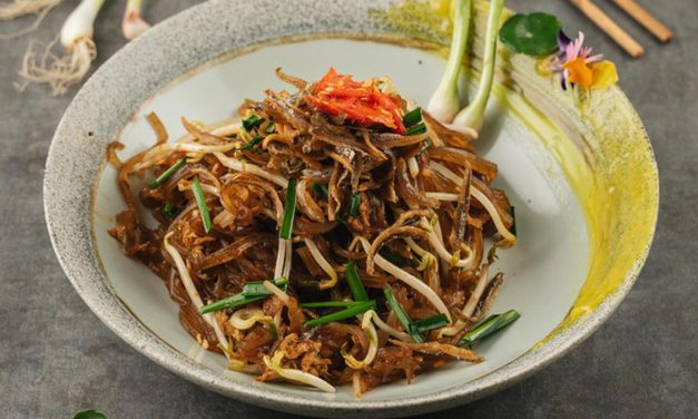 Mengenal Mie Sagu: Sajian Mi Kenyal Berkuah Kaldu Ikan Udang