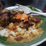 Menikmati Nasi Gandul Pati Berkuah Santan Berpadu Bacem