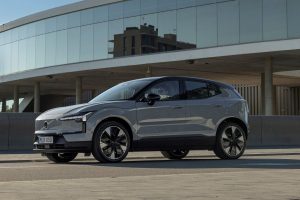 Volvo EX30 Extended Range: SUV EV Berfitur Park Pilot Assist